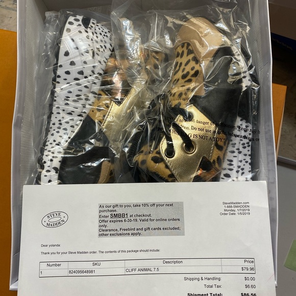 Sneakers - Picture 7 of 7